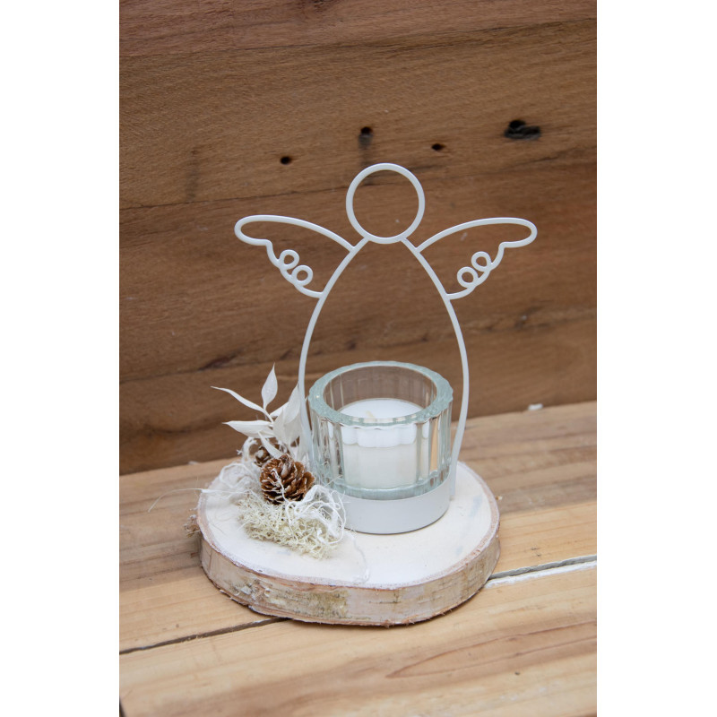 Engelteelicht auf Baumscheibe