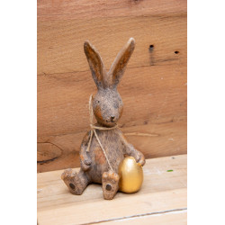 Hase mit goldenem Ei