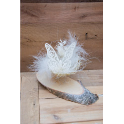 Deko Schmetterling im Drahtnest