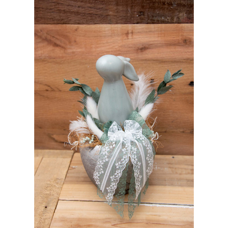 Hase mint in Eiertopf