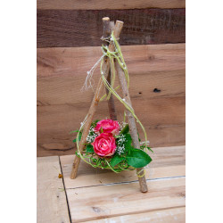 Rosendeko im Holzdreieck