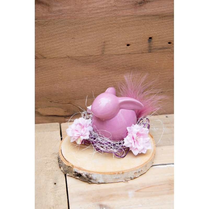 Fliederfarbendes Häsli im Drahtnest