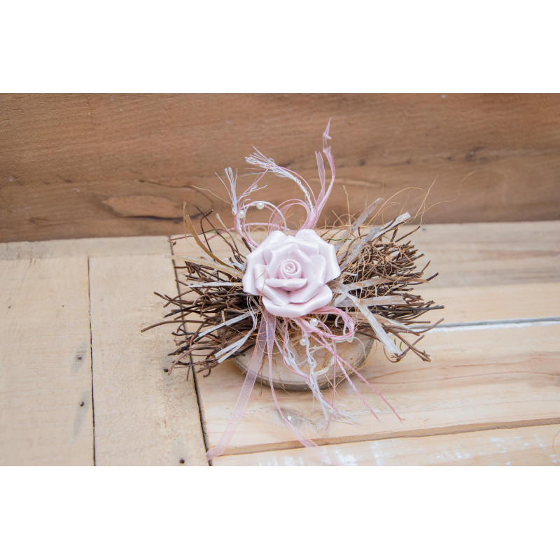 Deko mit rosa Keramikrose