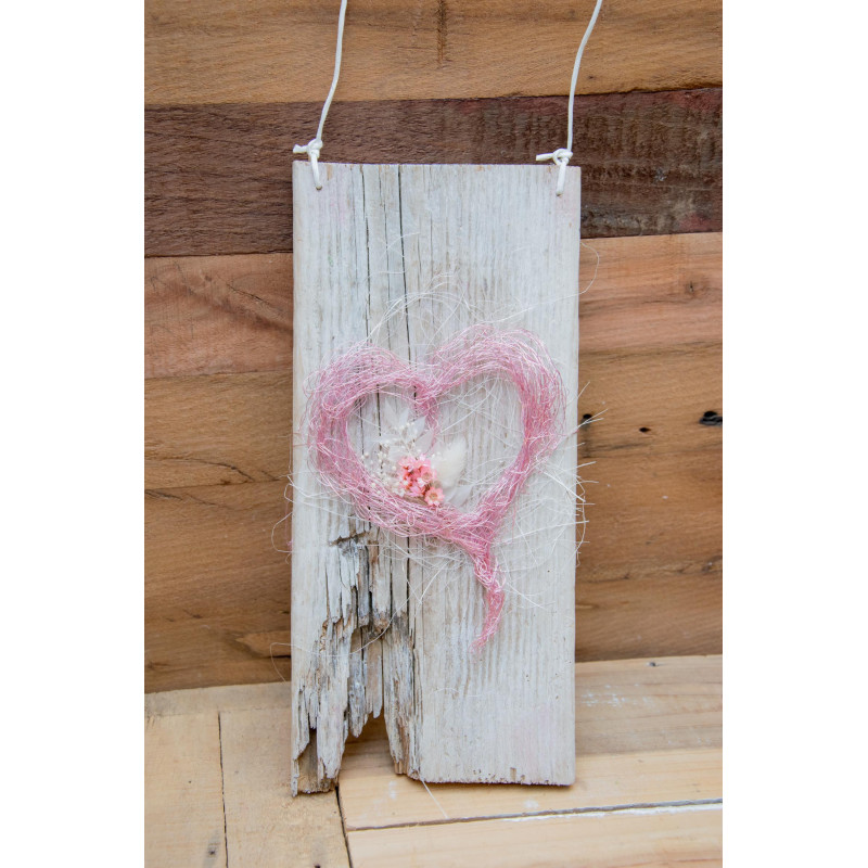 Schwemmholz mit Drahtherz rosa