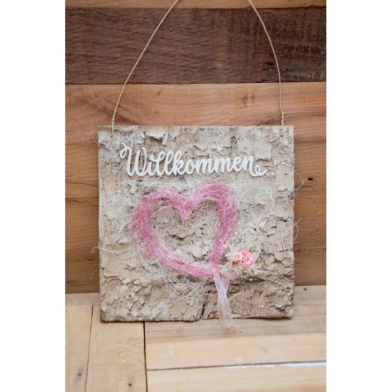 Türdeko Drahtherz auf Rinde