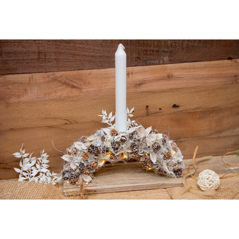 Bogen auf Schwemmholz mit Kerze & LED-Lichterkette