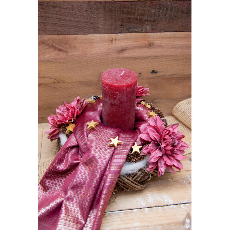 Adventskranz in Weinrot – elegant und festlich