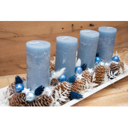 Adventsgesteck in Blau-Weiss