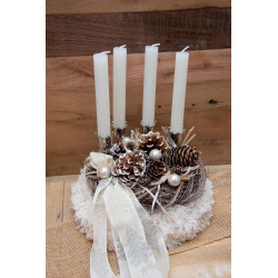 Zweilagiger Adventskranz in Cremeweiss